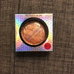 Pris-metal chrome eye mousse. Chrome galaxy color